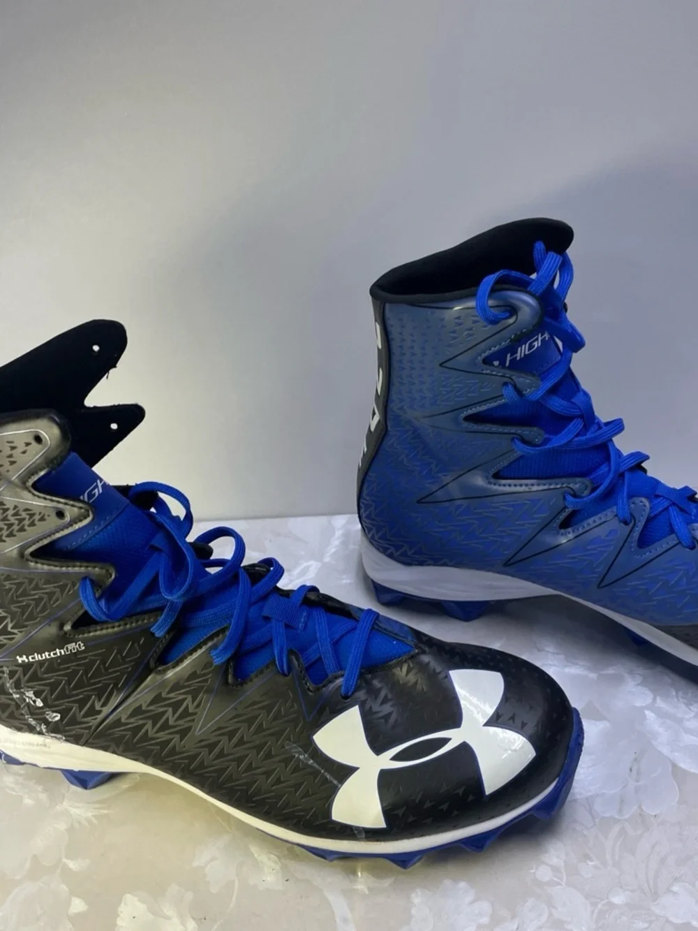 Under Armour Men's Blue and Black Athletic Cleats